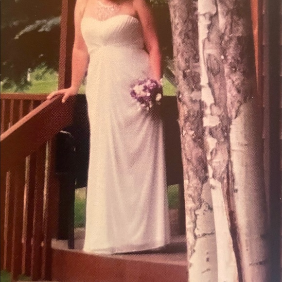 David’s Bridal wedding dress - Picture 2 of 6